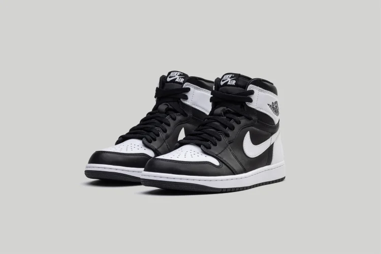 Air Jordan 1 Retro High OG 'Reverse Panda'