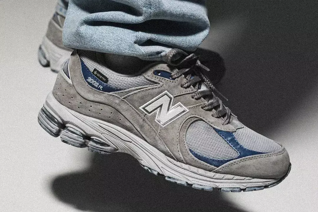 New Balance 2002R Gore-Tex