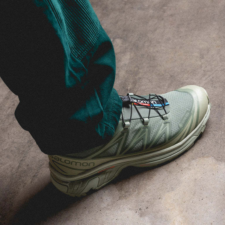 Waterdichte sneaker Salomon XT-6 Gore-Tex on feet