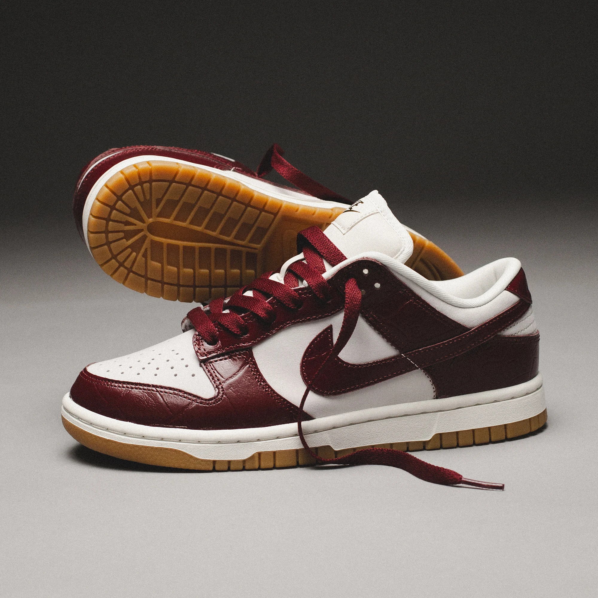 Nike Dunk Low LX WMNS 'Team Red Croc' FJ2260-004