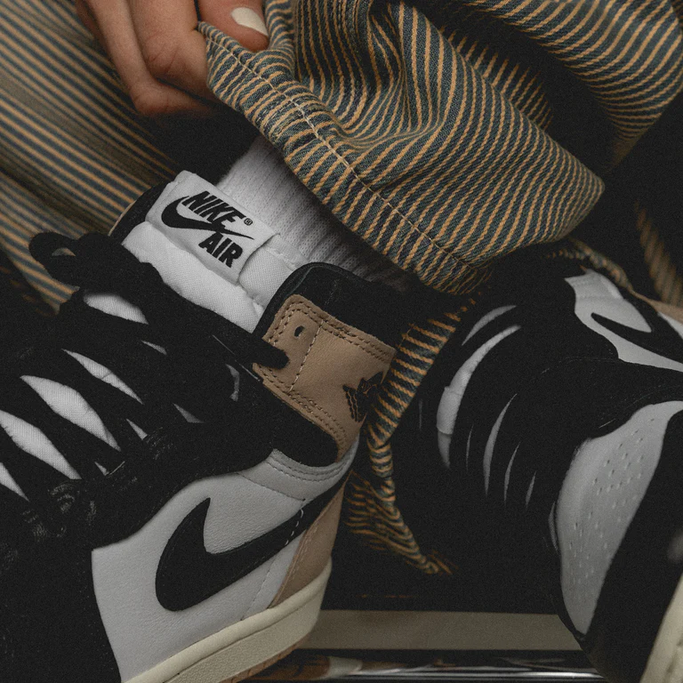 Air Jordan 1 High OG WMNS 'Latte'