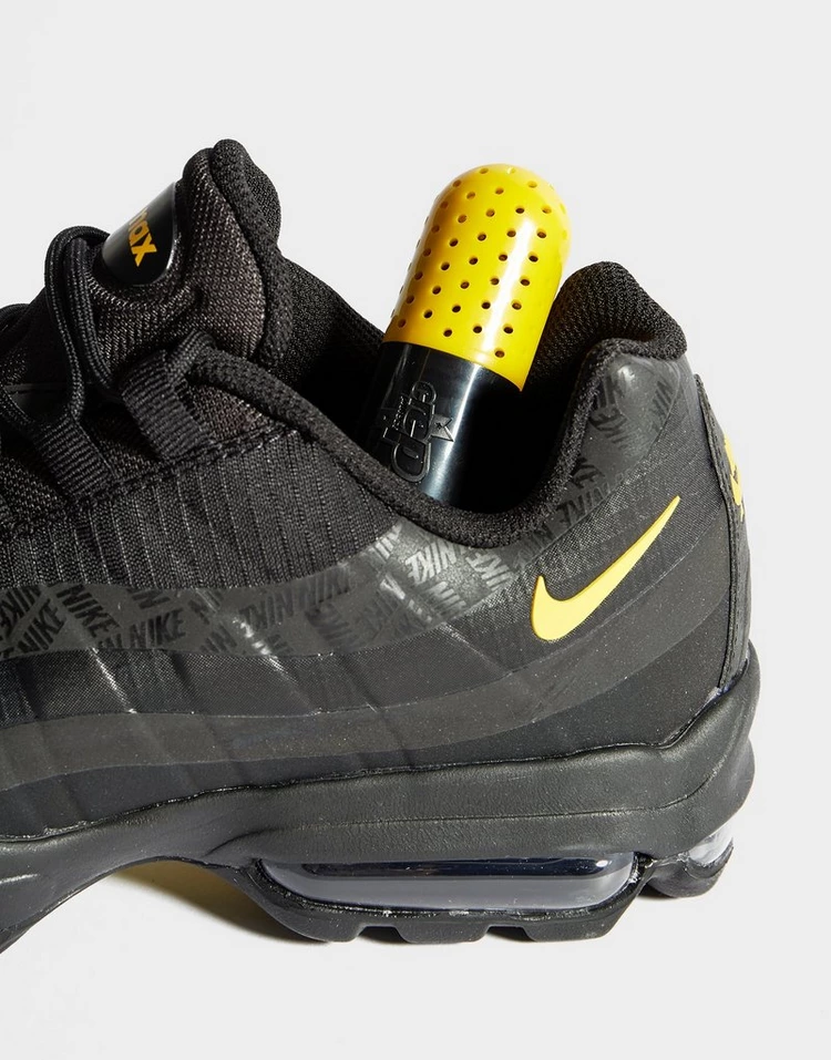 Crep Protect Pill - Schoenverfrisser in een sneaker