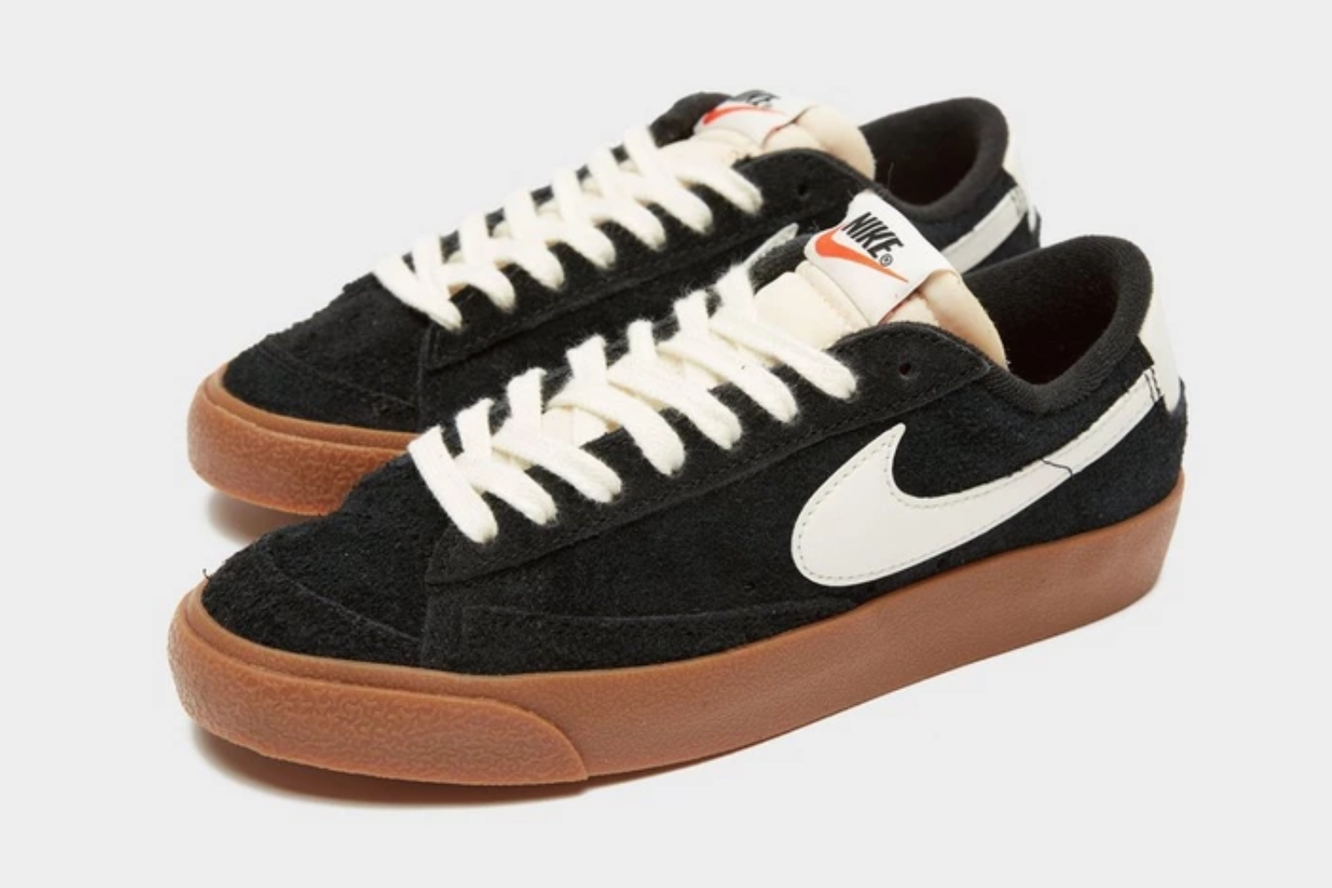 black nike blazer low