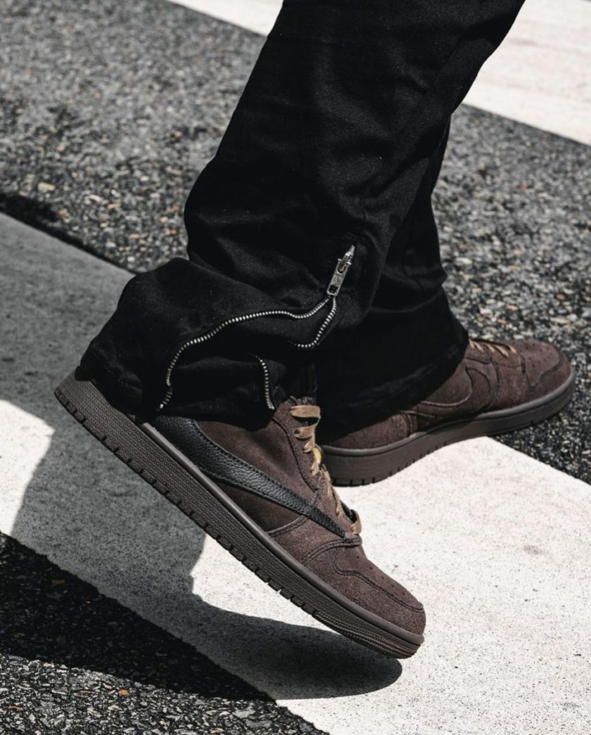 Air Jordan 1 Travis Scott Velvet Brown
