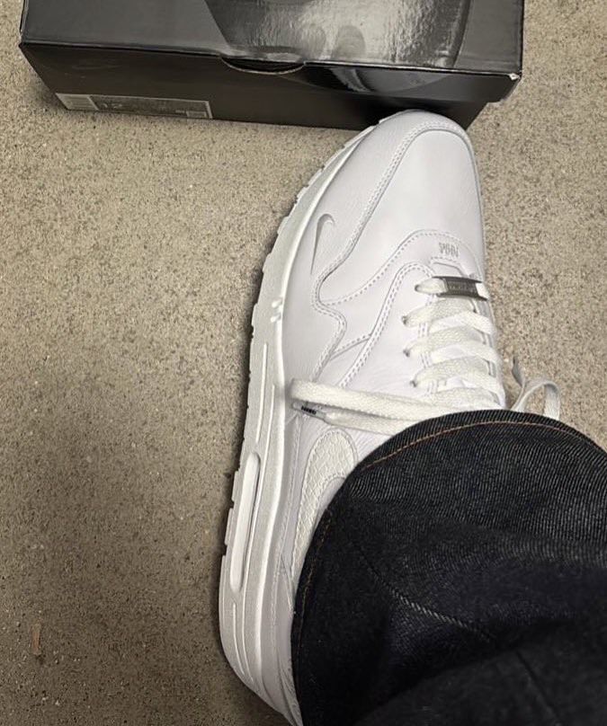 Supreme x Nike Air Max 1 '87