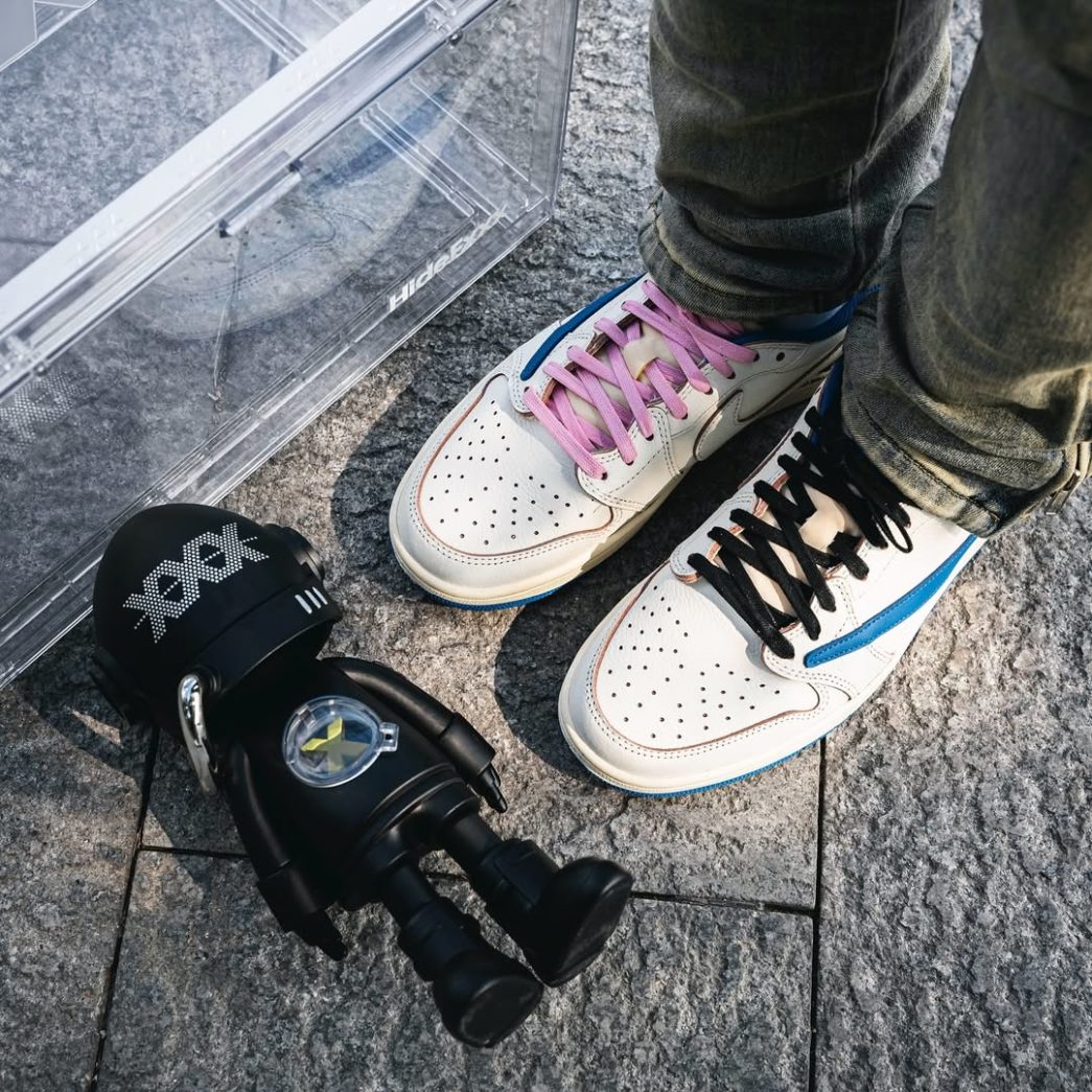 Travis Scott x Fragment Design x Air Jordan 1 Low