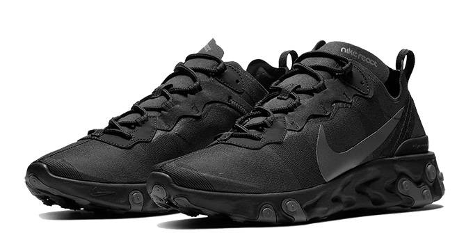 Nike Triple Black Round-Up
