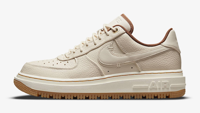 Nike Air Force 1 Luxe DB4109-200