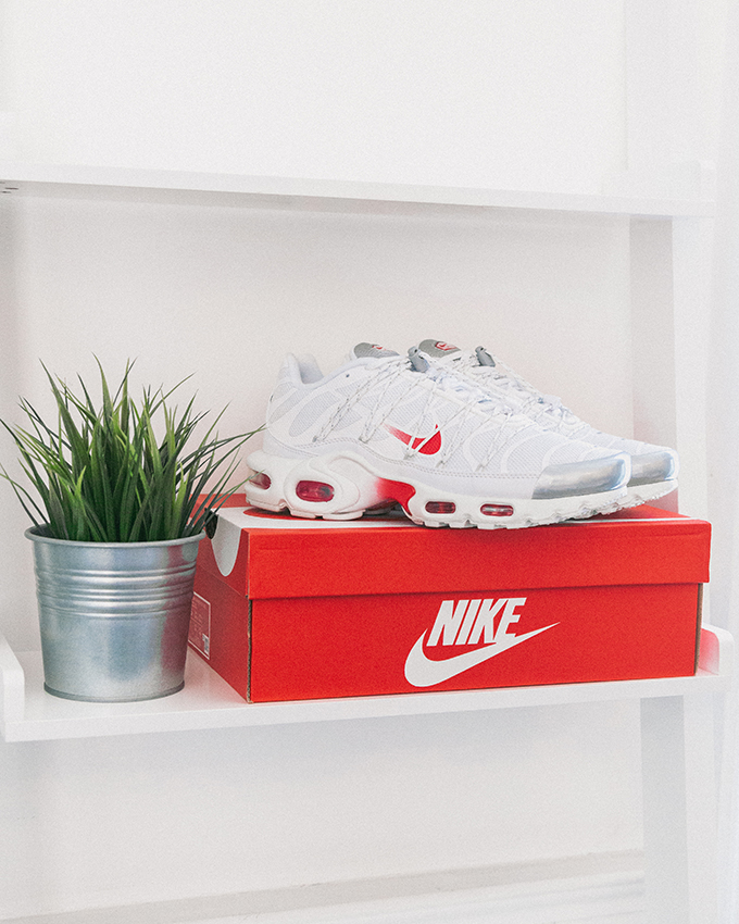 NIKE AIR MAX PLUS UTILITY - FN3488-100 - RED:WHITE