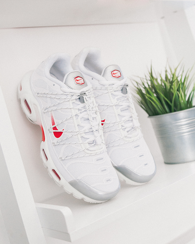 NIKE AIR MAX PLUS UTILITY - FN3488-100 - RED:WHITE 