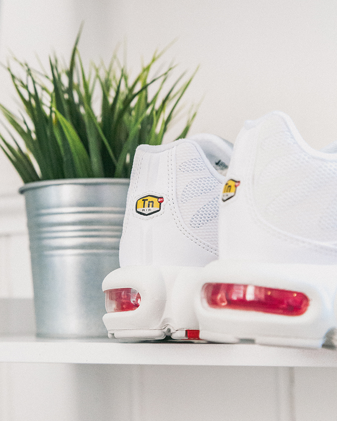 NIKE AIR MAX PLUS UTILITY - FN3488-100 - RED:WHITE 