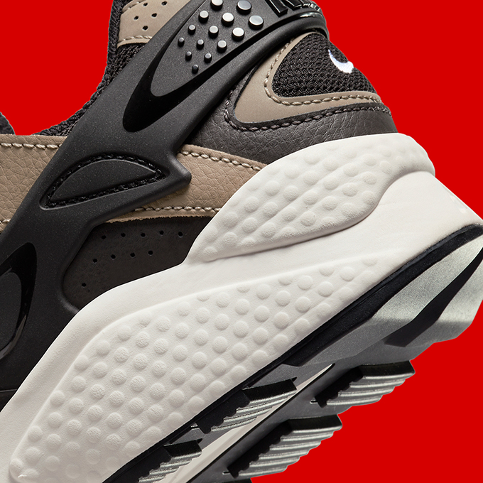 nike-air-huarache-runner-brown-black-tan-dz3306