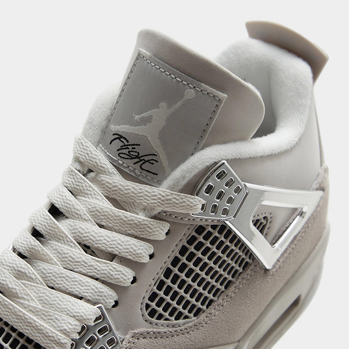 Jordan-4-Womens-Frozen-Moments-AQ9129-001