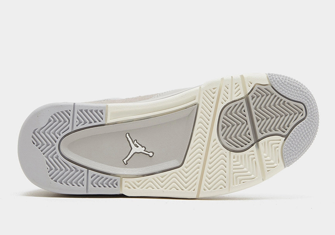Jordan-4-Womens-Frozen-Moments-AQ9129-001