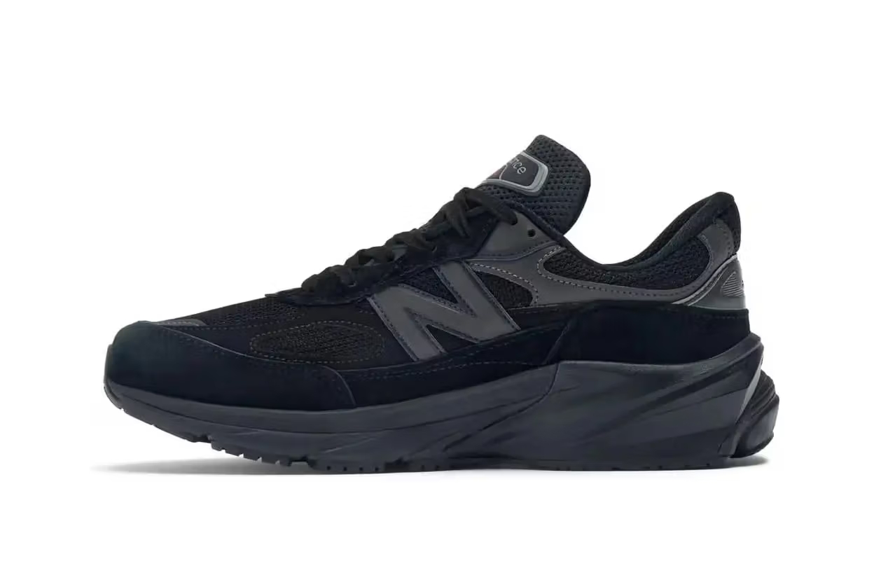 New Balance 990v6 'Triple Black'