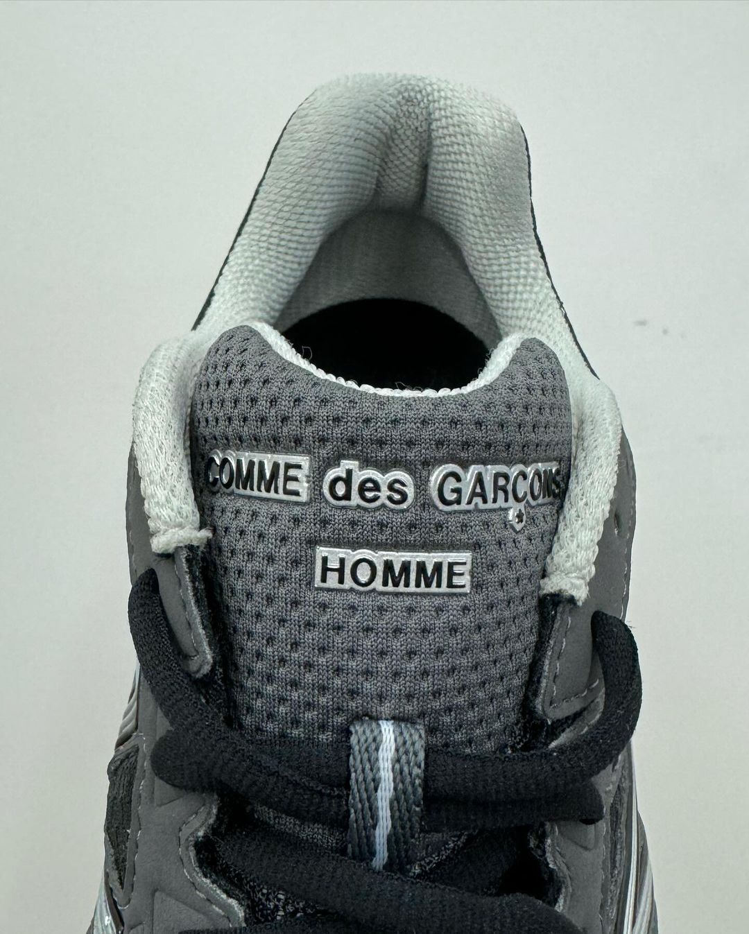 Comme des Garçons HOMME x New Balance 860v2