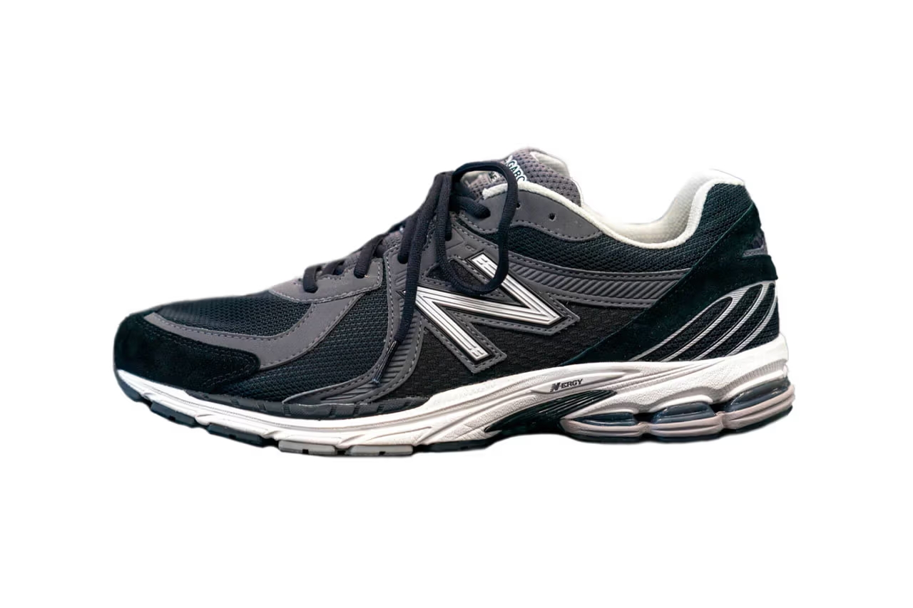 Comme des Garçons HOMME x New Balance 860v2