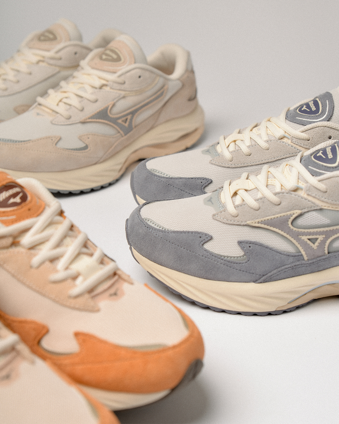 Sterling Blue (D1GA3309 08) / White Sand (D1GA3309 09) Peach Bloom (D1GA3309 10)
