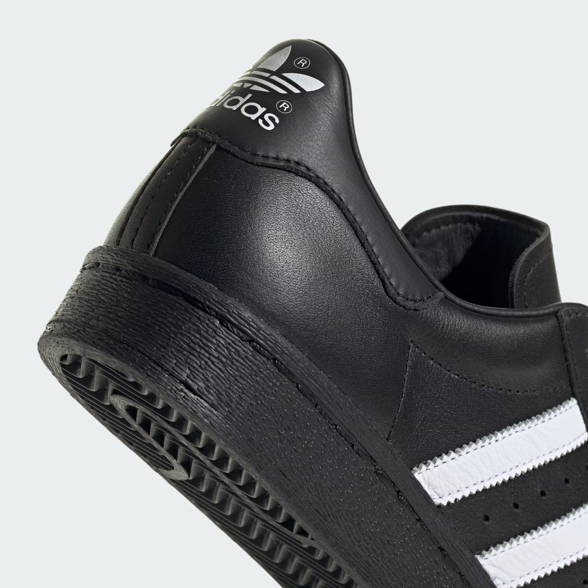 Core Black (JI2026)