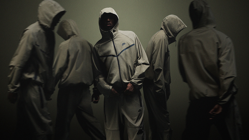Nike Tech Woven Suit