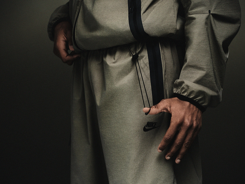 Nike Tech Woven Suit