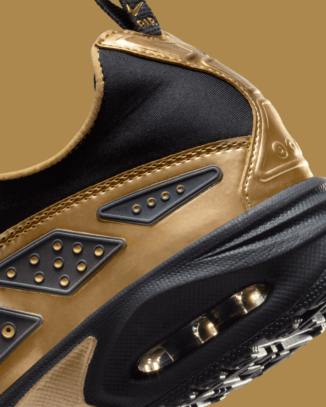 Nike Air Max Sunder 'Metallic Gold' (HJ4130-002)