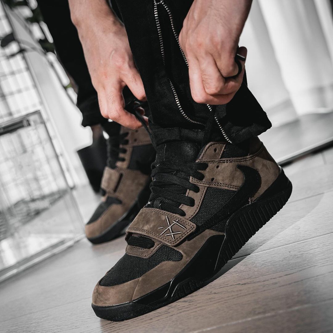 Travis Scott x Jordan Jumpman Jack 'Mocha' (FZ8117-204)
