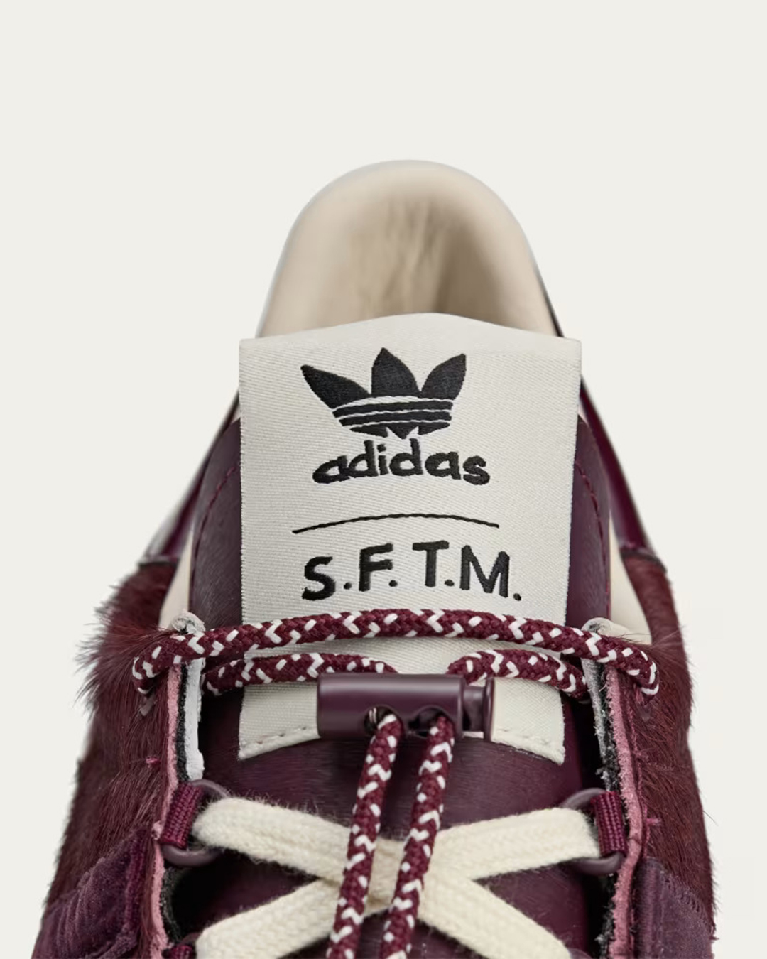 Bronze Strata (JH8639) / Core Black (JH9010) / Maroon (JH9011)