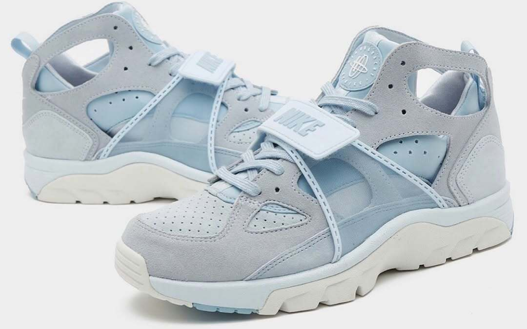 Sail (IB7678-100) / Blue Tint (IB7678-400)