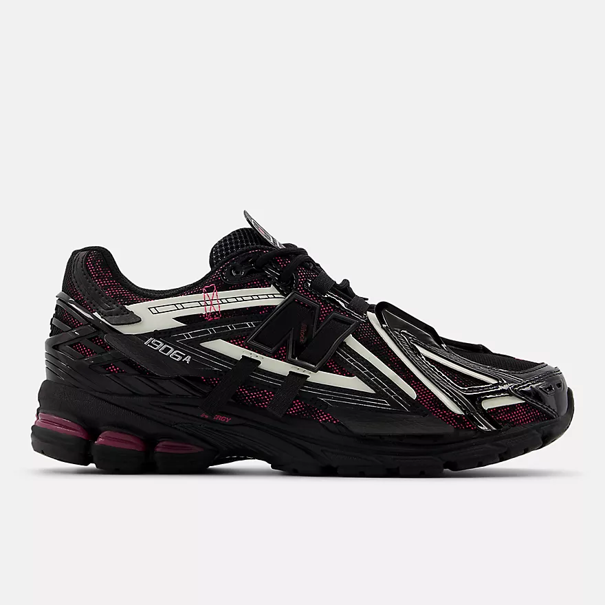 New Balance 1906A black & dragon berry