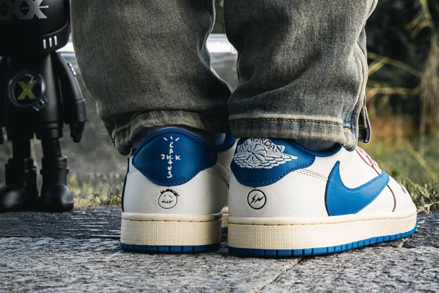 Air Jordan 1 Low Fragment Travis Scott