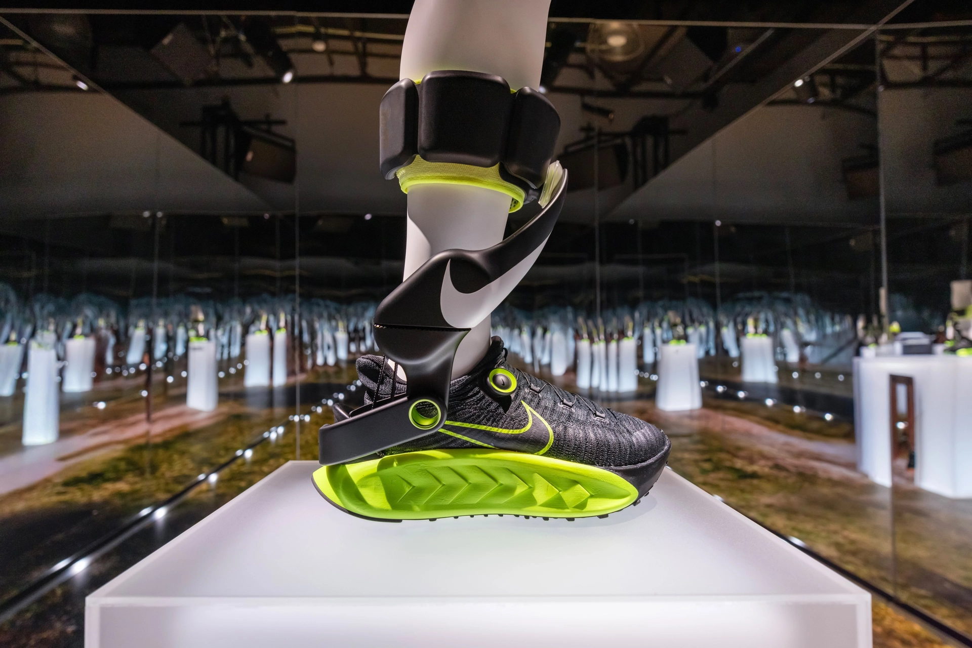Amplify Tech Nike Running